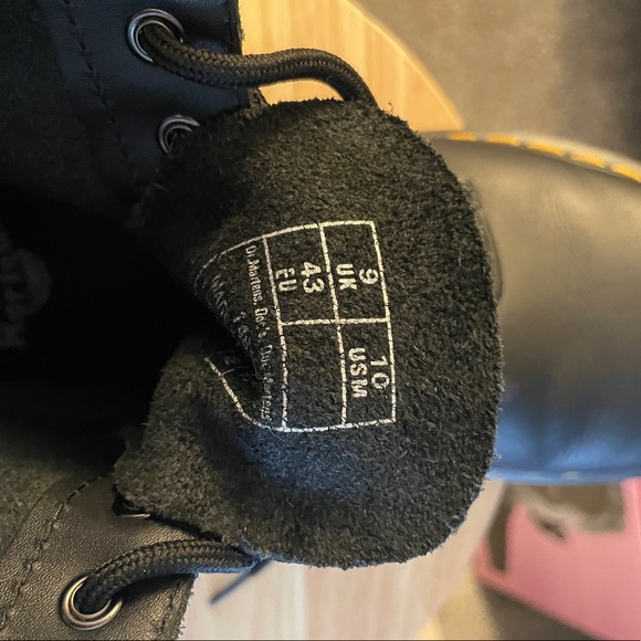 Dr. Martens Black Smooth Leather Lace Up Boots - Picture 3 of 3